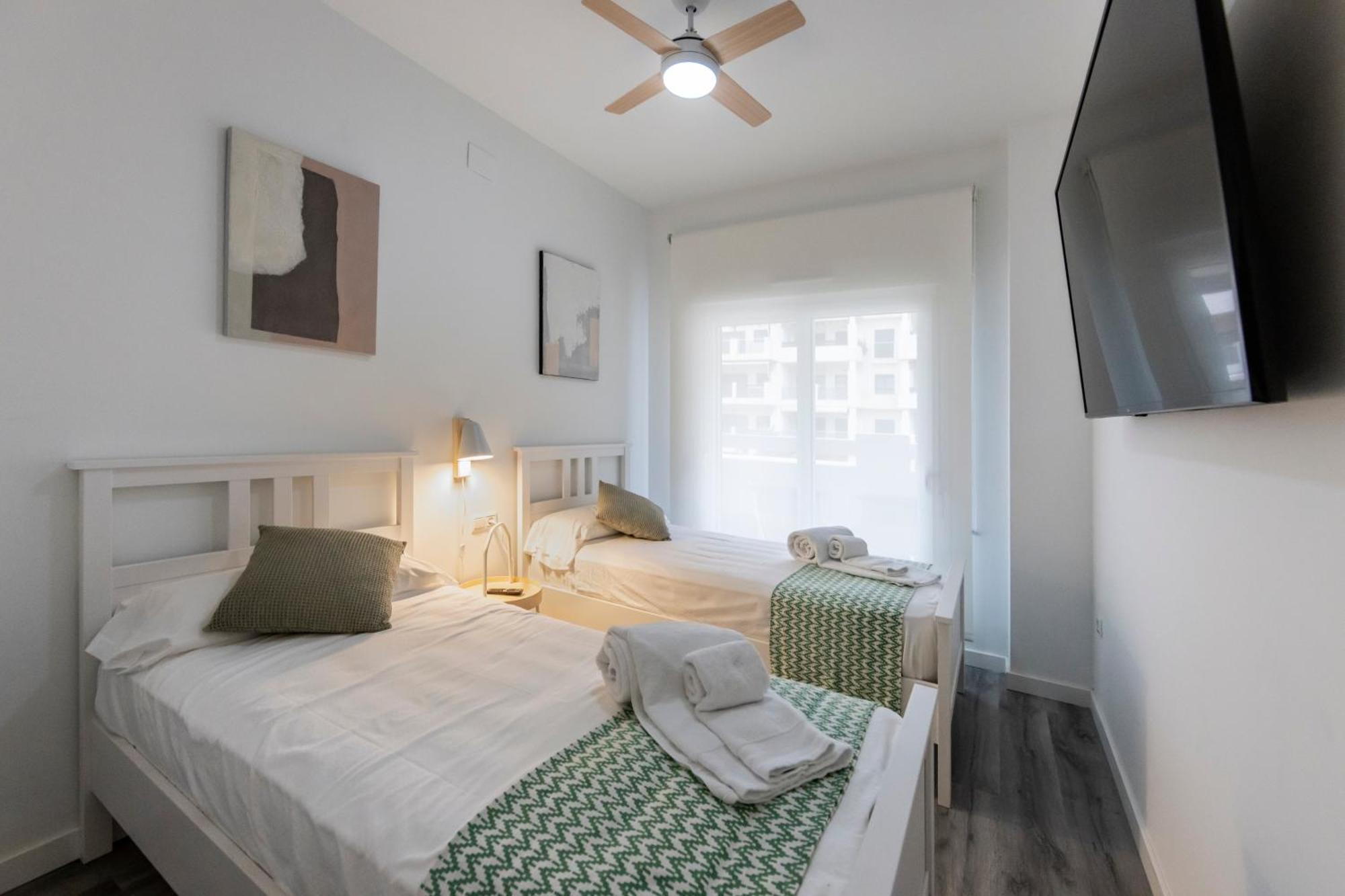 Homity Holidays - Playa Granada - Marina Golf Мотрил Екстериор снимка